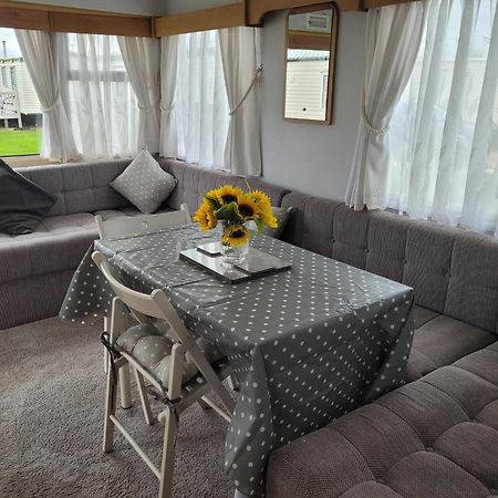 6 Berth On Sealands Ingoldmells Hotel Exterior photo